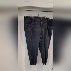 Torrid 30R Grey Distressed Cropped Jegging